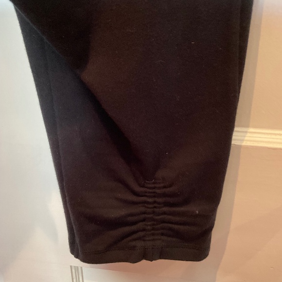 T by Talbots black legging Capri with rouched detail XP - Picture 4 of 5